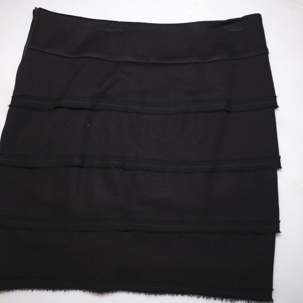 Black Banana Republic tiered pencil Skirt